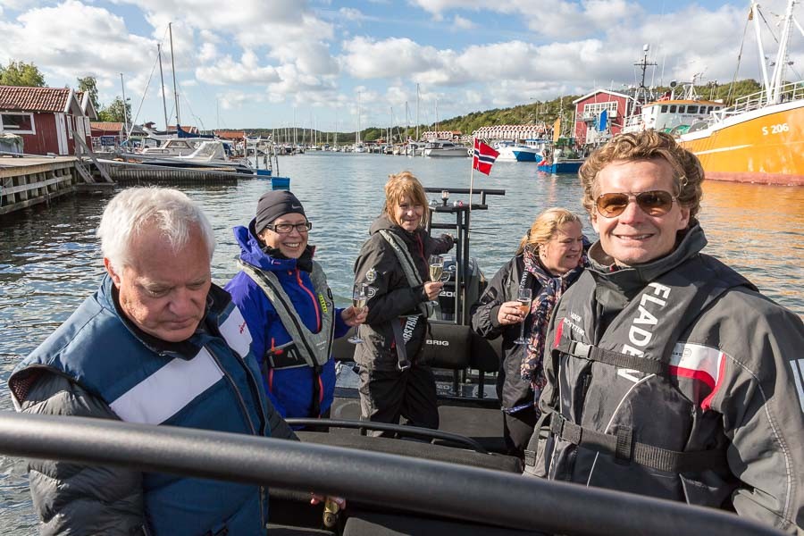 Ulf (Director and Oncology specialist) and Anders (MD) is flanking a trio of ladies, Louise (Clinical Colorectal Cancer), Pia (clinical Osteosarcoma) and Karin (Medical Director)