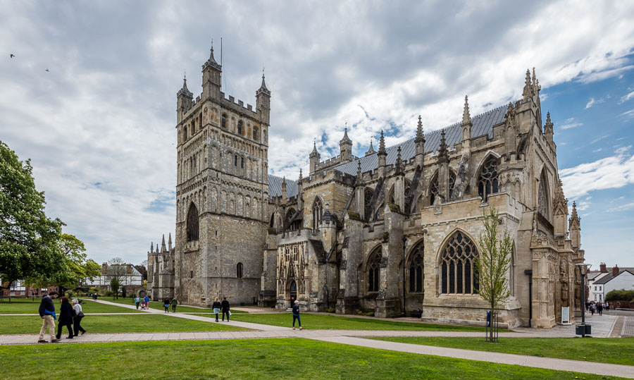 We celebrated this year's Swedish service in Devon in Exeter Cathedral. The cathedral was built in the 12th century and the church in Ottery St Mary from 1350 is a smaller copy of the cathedral.