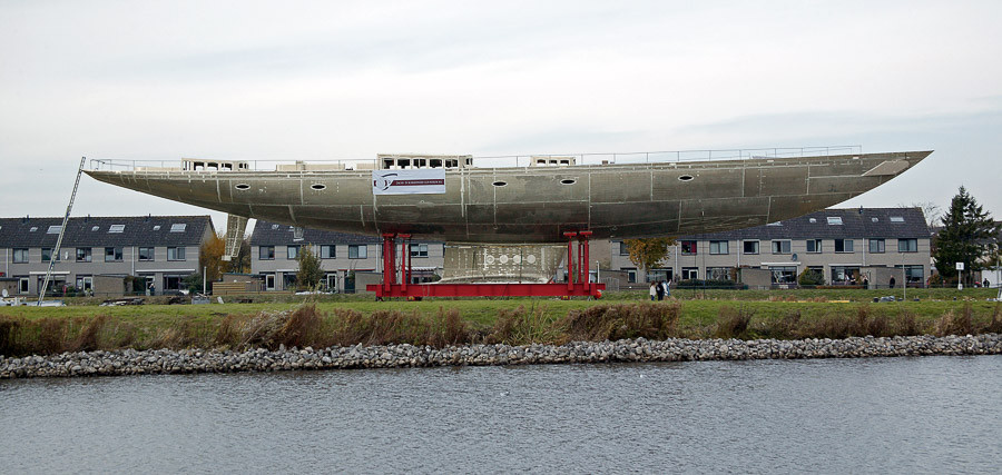 Adele’s bare hull is approaching Vitters yard via canal in 2003.