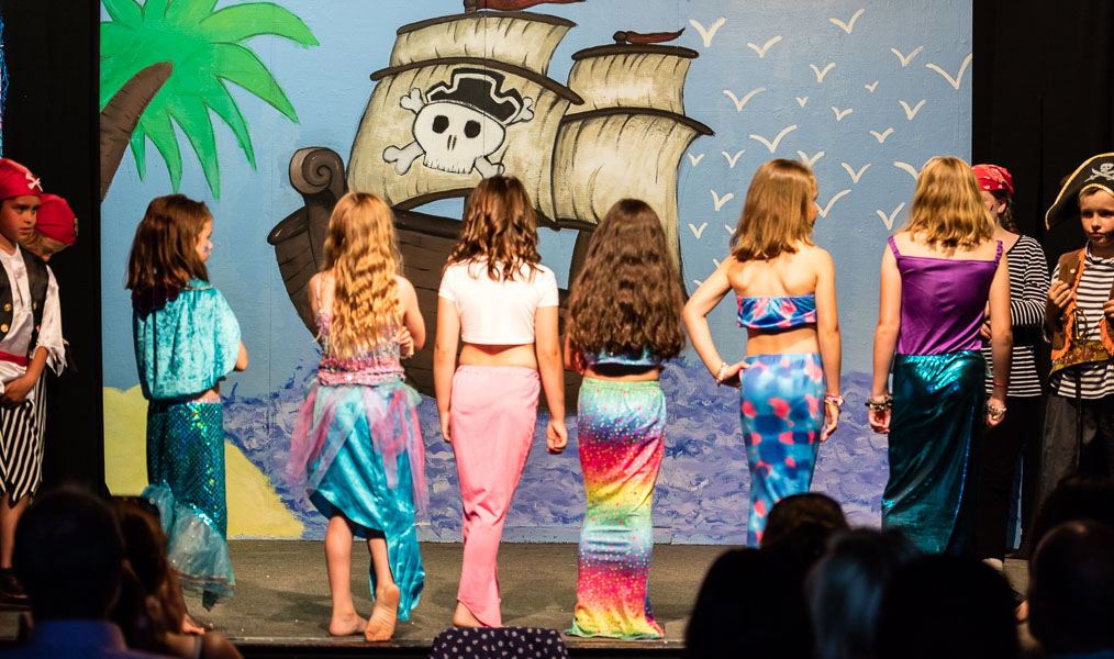 The mermaids turned the back on the pirates