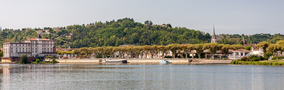 The quay at the river Tarn in Moissac