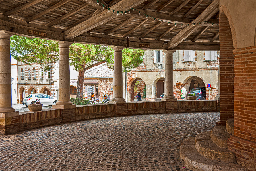 The market square with its “halle”
