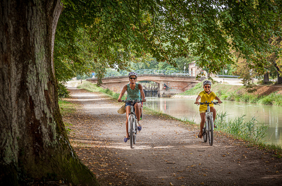 Along the towpaths of the canal we had excellent biking paths al