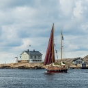 …while a sailing boat is passing Lyktan