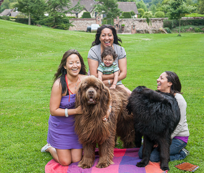Eric with his three sisters and Chucky and Ido